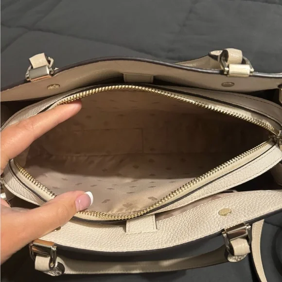 Purse - Picture 2 of 3